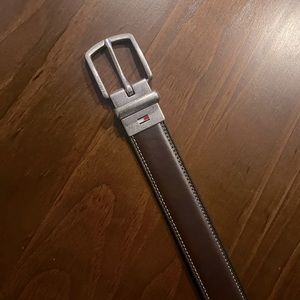 Tommy Hilfiger Boys Reversible Brown or Black Belt, size Medium